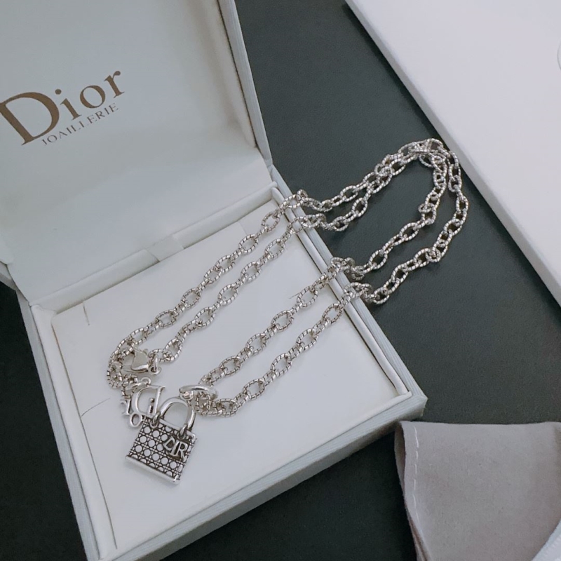chr1st1an D10r necklaces